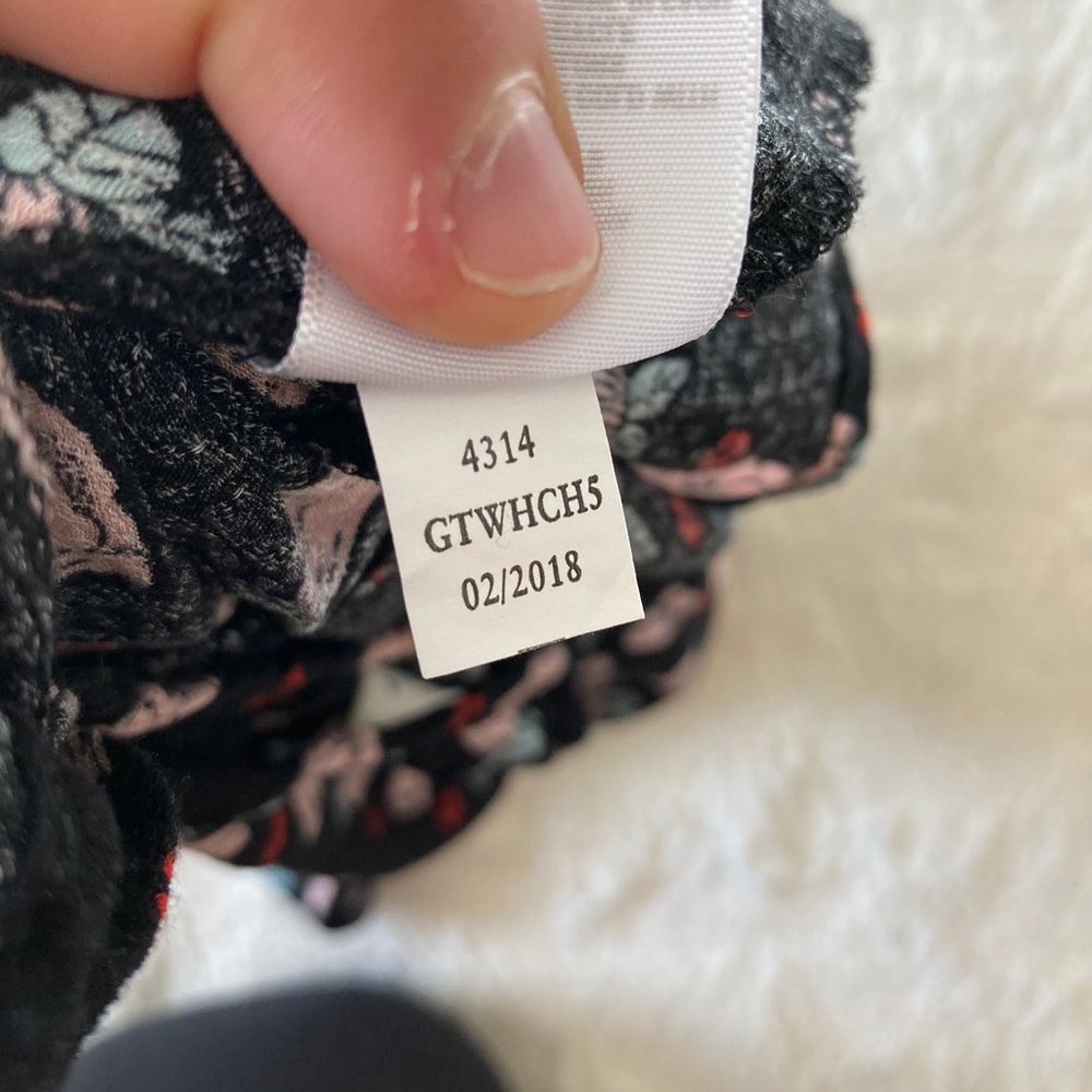 Aeropostale Juniors Small Flower Print Blouse - Picture 6 of 10